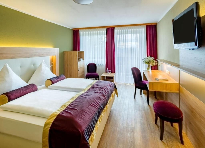 Bedroom 3, Hotel Schwarzwald Freudenstadt, Freudenstadt