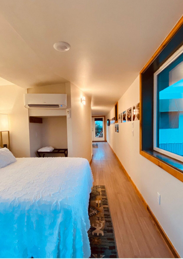 Room 4, The Retreat on the Hill, Burnet