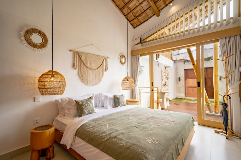 Others 3, Villa Madi, Badung