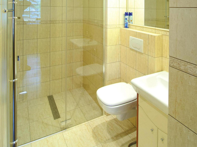 Bathroom 3, Apartment Only 20 m From Lake in Rekowo, Bytów