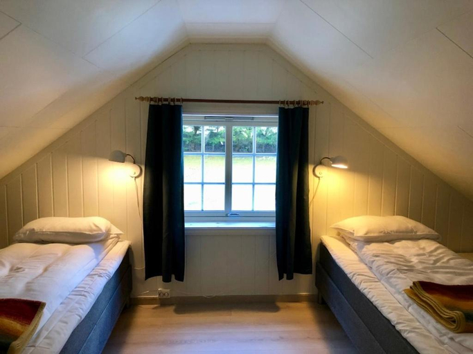 Bedroom 2, Melkevoll Bretun Camping, Stryn