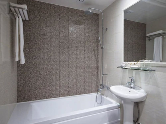 Bathroom 4, Central Tourist Hotel, Jongno
