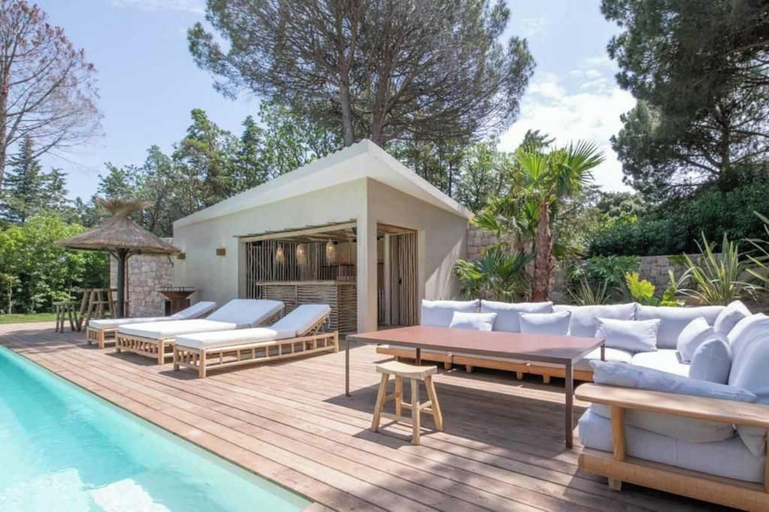 Outdoor dining 3, Prestige Villa a/c 12P With Pool & Lounge, Var