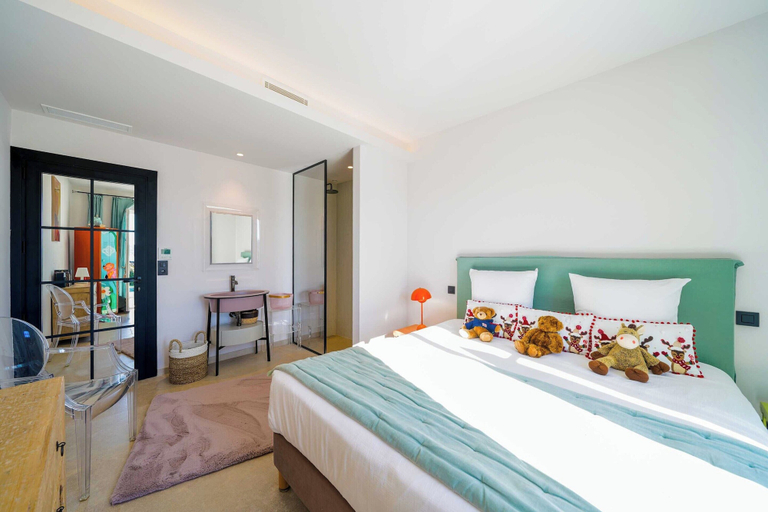 Room 5, Exceptional Villa a/c 4br/8p With Pool & Sea View, Var