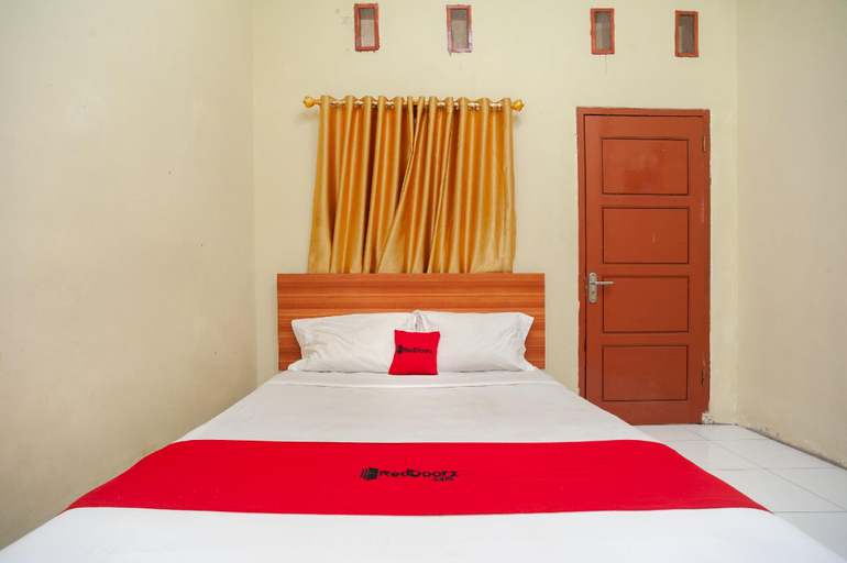 Bedroom, RedDoorz near Universitas Muhammadiyah Pringsewu, Tanggamus