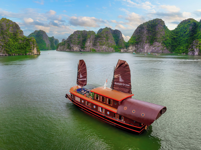 Front of property 3, Sunlight Premium Cruise Cat Ba, Hạ Long