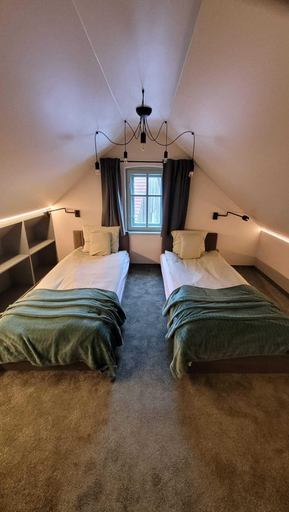 Room 5, Turkusowa Wyspa, Lwówek Śląski