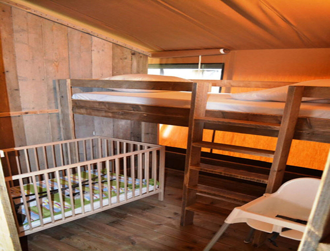 Room 4, Mountain Glamping Retreat for 6 Guests, Feldkirchen