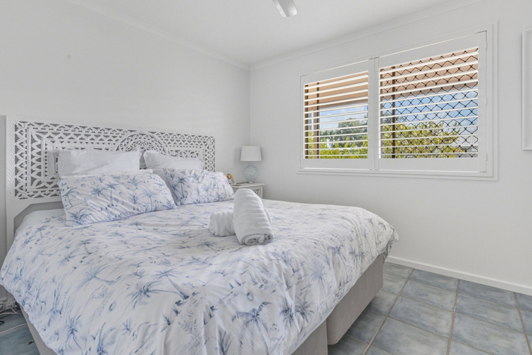 Room 3, Bright 3-bed Retreat Near Beaches, Hervey Bay - Pt A