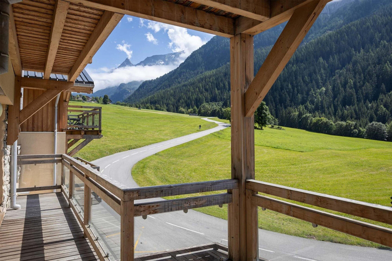 Others 2, Chalet in Paradiski With Stunning Mountain Views, Savoie