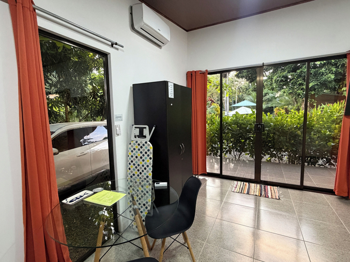 Room 2, Uvita Oasis Retreat with Villa Cabins and Apartment, Osa