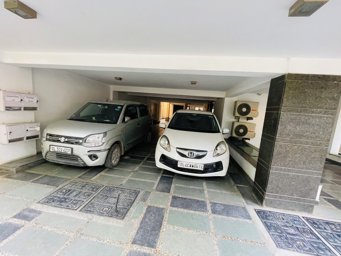 Property grounds, Fortune Home Service Apartment 4BHK J191, Delhi