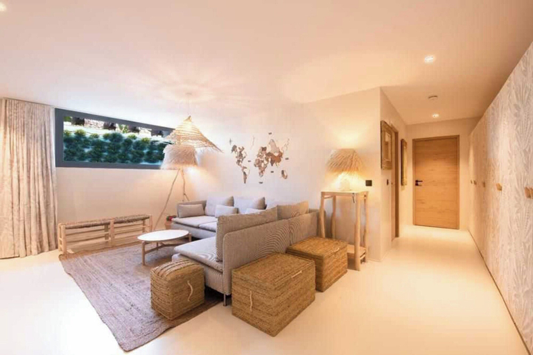 Living area 5, Prestige Villa a/c 12P With Pool & Lounge, Var