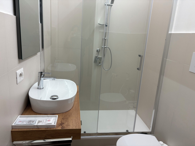 Bathroom 2, Rooms Duepuntozero, Reggio Di Calabria