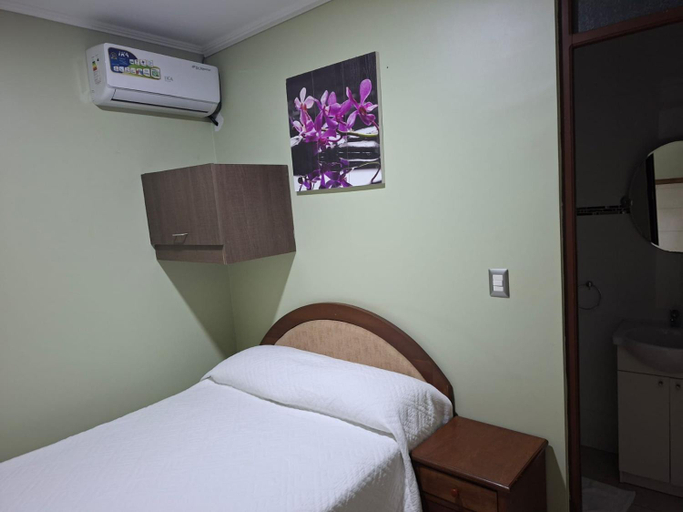 Bedroom 4, Hostal Ostello Amadeus, Arica