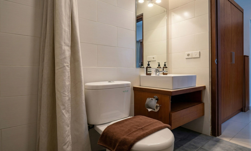 Bathroom 4, Cening Ayu Sanur, Denpasar