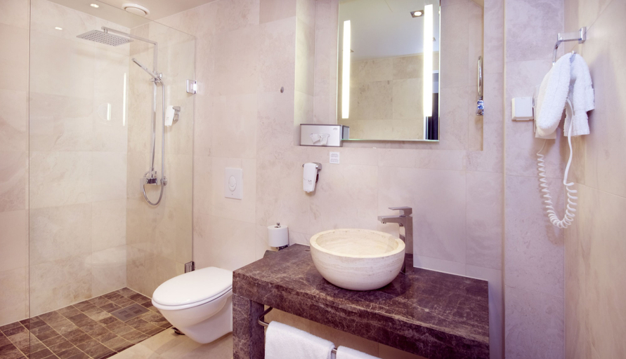 Others 5, Home Hotel Astoria, Hamar