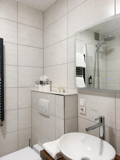 Bathroom 4, Landhotel Maiergschwendt, Traunstein