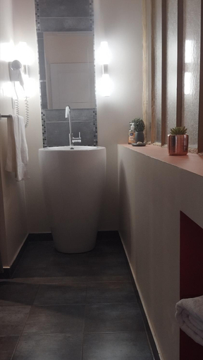 Bathroom 3, O Delices de la Monnerie, Dordogne