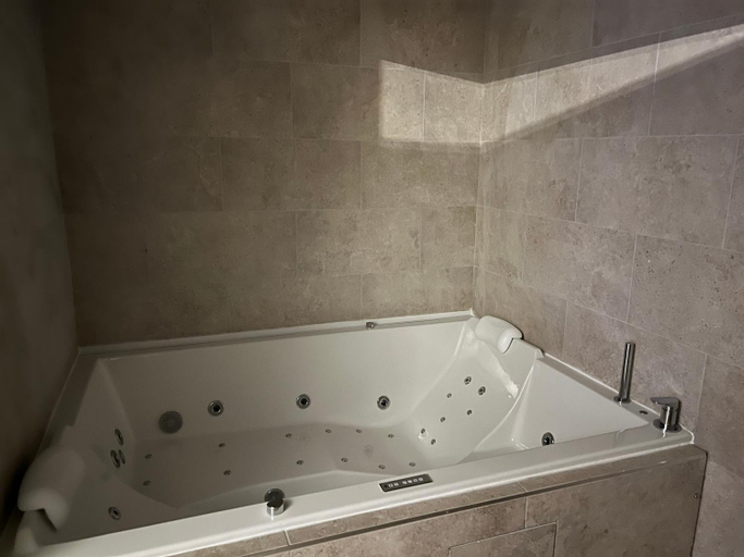 Bathroom 4, Le Grand Hôtel Dieu by SOWELL COLLECTION, Gard