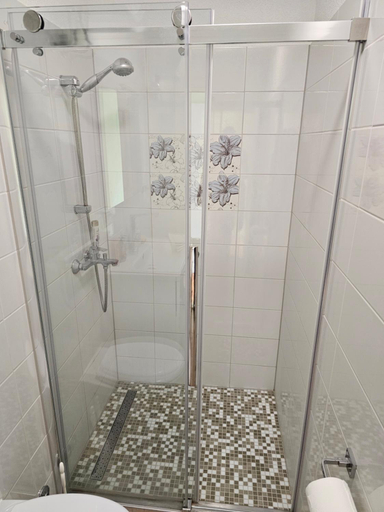Bathroom 2, Oleander, Three-bedroom Apartment in Trogir, Trogir