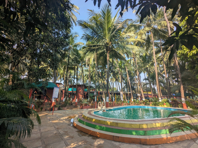 Pool, SANS RESORT, Raigarh