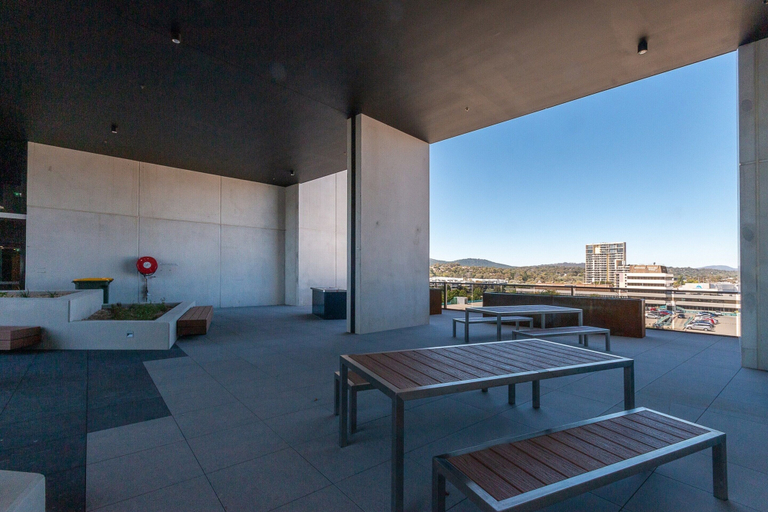 Balcony 2, Lovely Sunny 2-bedroom Apartment With Pool and Gym, Canberra