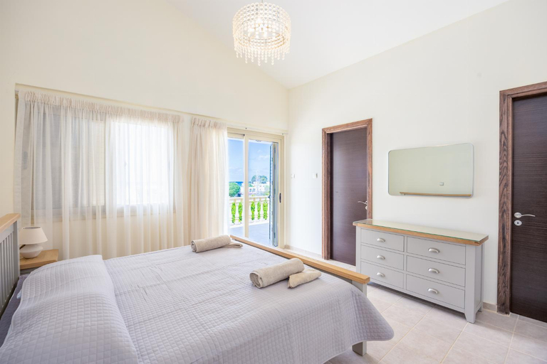 Facilities 5, Villa Lefkos