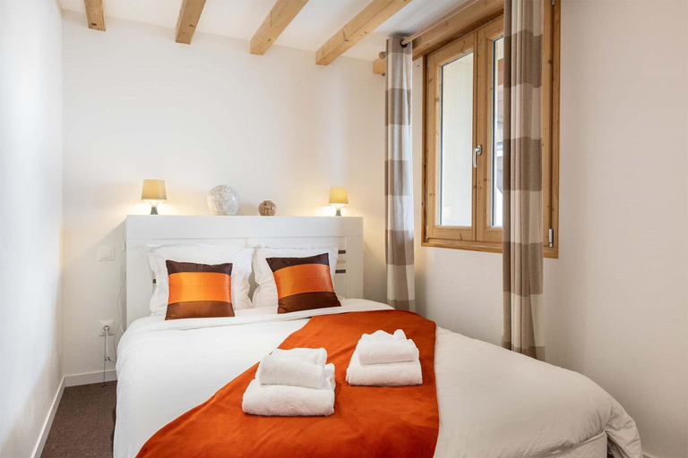 Room 2, Chalet in Paradiski With Spa & Valley Views, Savoie