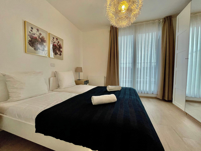 Room 5, Chic Antwerp Oasis Near Diamond Hub, Antwerpen