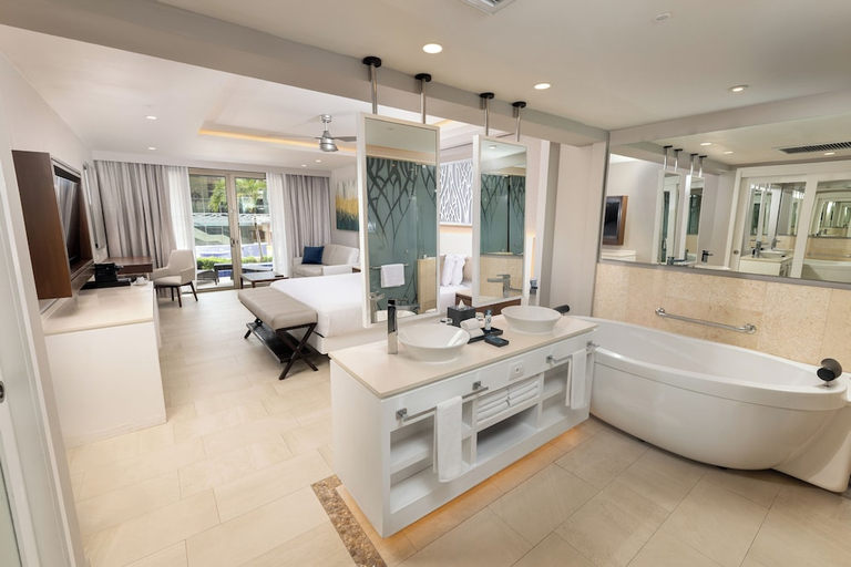 Others 5, Hideaway at Royalton Riviera Cancun, An Autograph Collection All Inclusive Resort - Adults Only, Benito Juárez