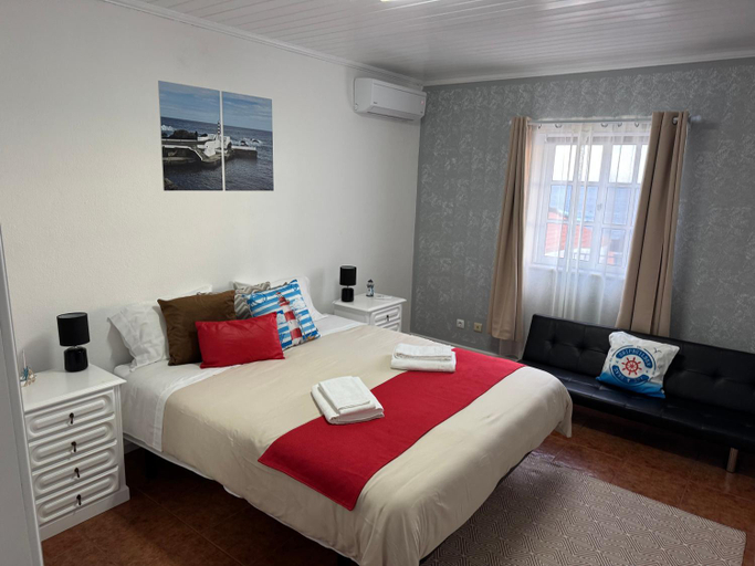 Bedroom 2, "Apartamentos do Farol" com vista para o mar, Santa Cruz das Flores
