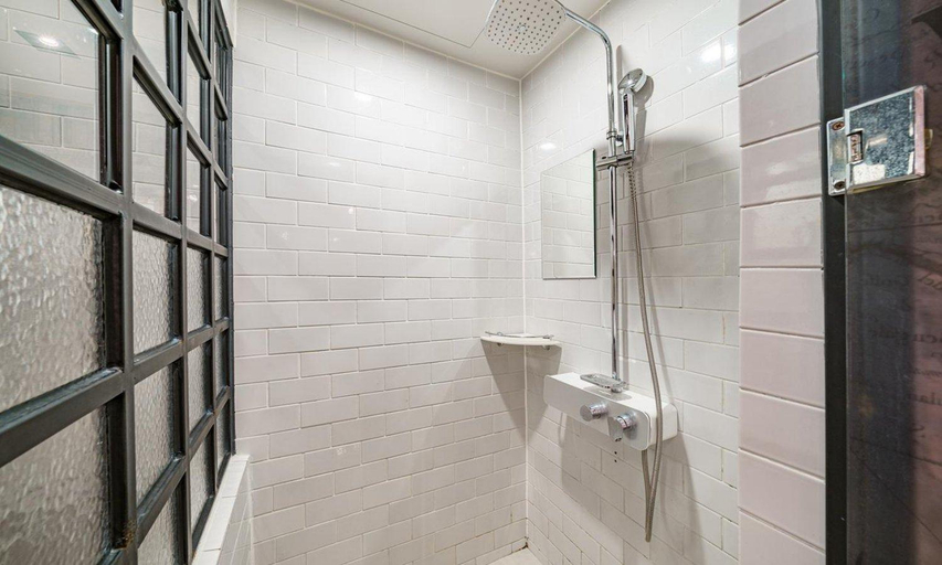 Bathroom 5, Daegu Dongseong-ro Brown Dot Dongseong-ro Branch, Buk