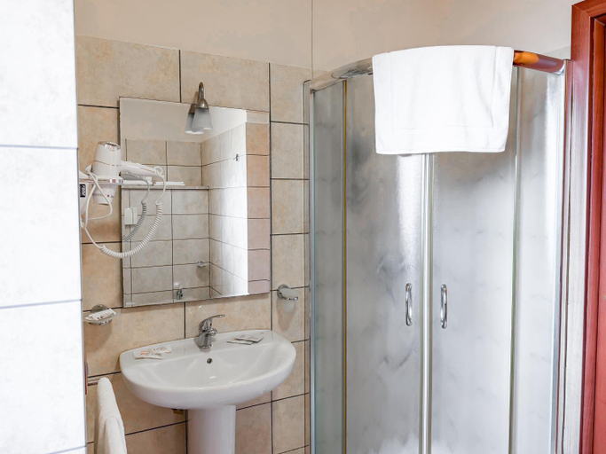 Bathroom 3, La Corte di Bacco Hotel & Ristorante, Benevento