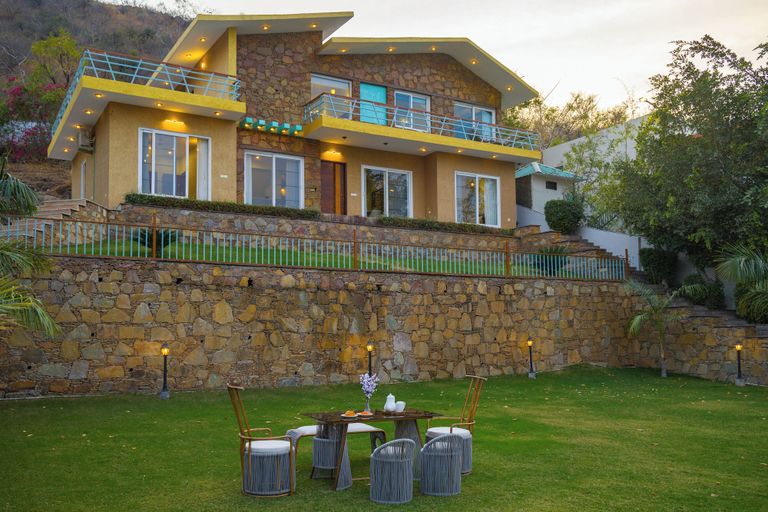 Outdoor dining 4, ELIVAAS Festiva Mansion 3 BHK Villa, Udaipur