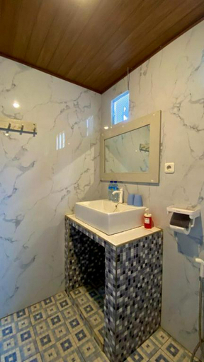 Bathroom 5, Wah Danima Resort & Restaurant, Lombok