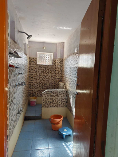 Bathroom, Tirupati Guest House, Varanasi