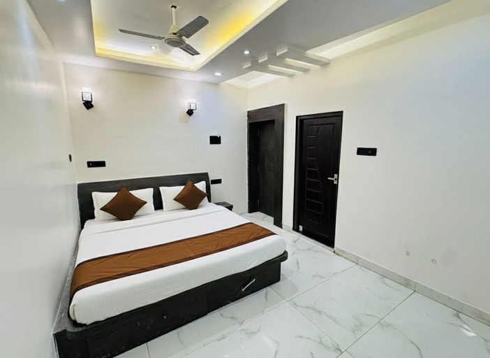 Room 1, Ramatva Stays, Varanasi