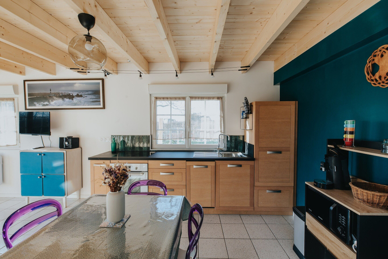 Private kitchen 3, Modern Holiday Home in Lanildut, Finistère