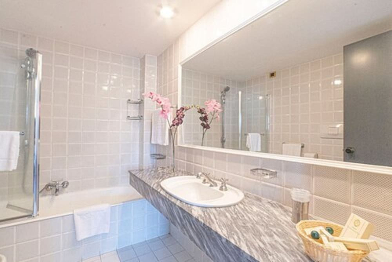 Bathroom 5, Hotel Orizzonte, Catania