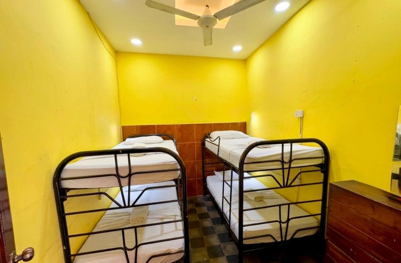 2, Hostal los Cheles, León