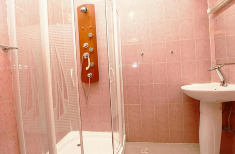 Bathroom 3, ETAL HOTELS AND HALLS-IKEJA, Kosofe