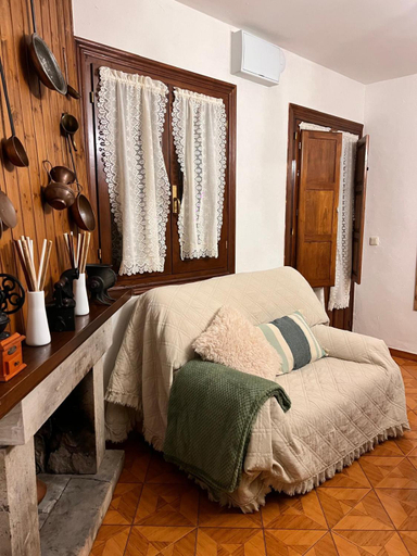 Bedroom 4, Albergue La HERMIDA, Cantabria