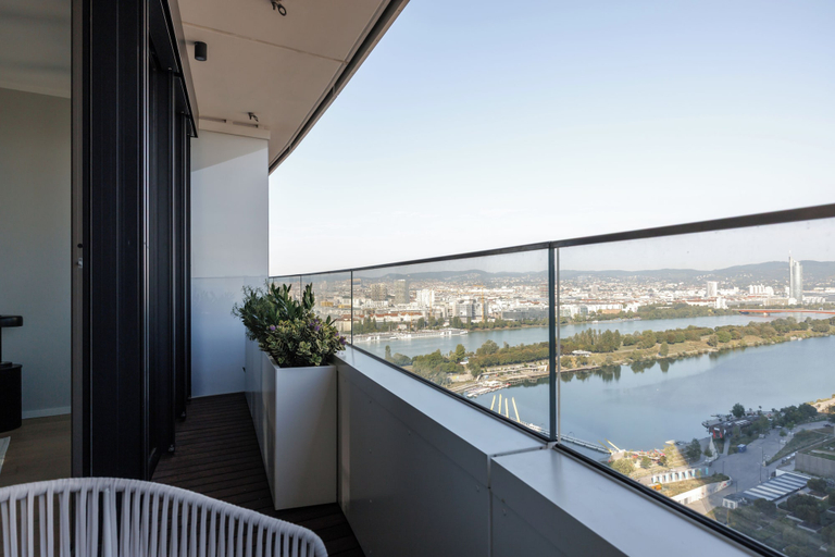 View from room 5, Skyline Suite - Danube-View Balcony&Pool, Wien