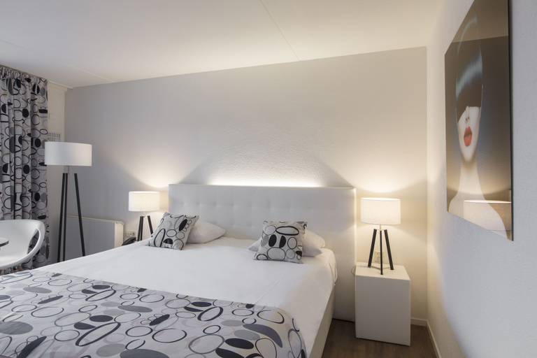 Bedroom 3, Hotel Mitland, Utrecht