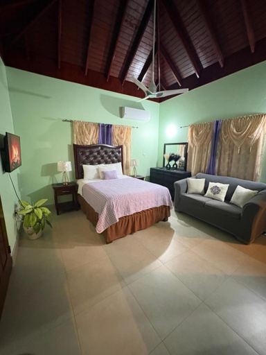 Bedroom 2, White House by White River