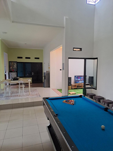 Sport & Beauty, Villa Arina Batu - 4 Bedroom Full AC Netflix Billiard Karaoke, Malang