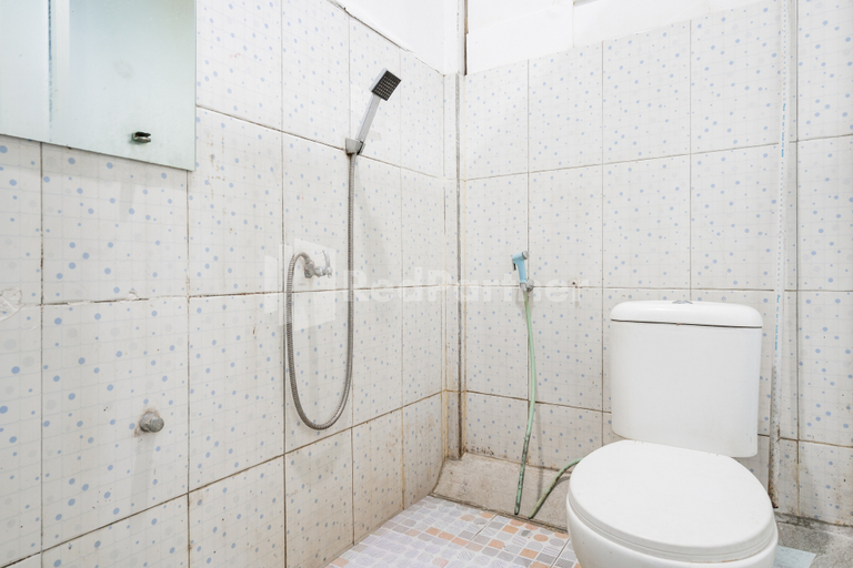 Bathroom, Good Sleep near Samarinda Central Plaza RedPartner, Samarinda