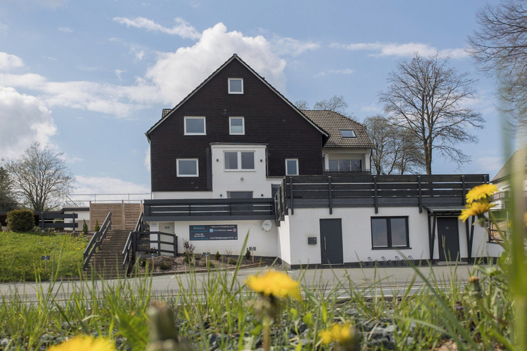 Exterior 3, Helles und Modernes Appartement, Hochsauerlandkreis