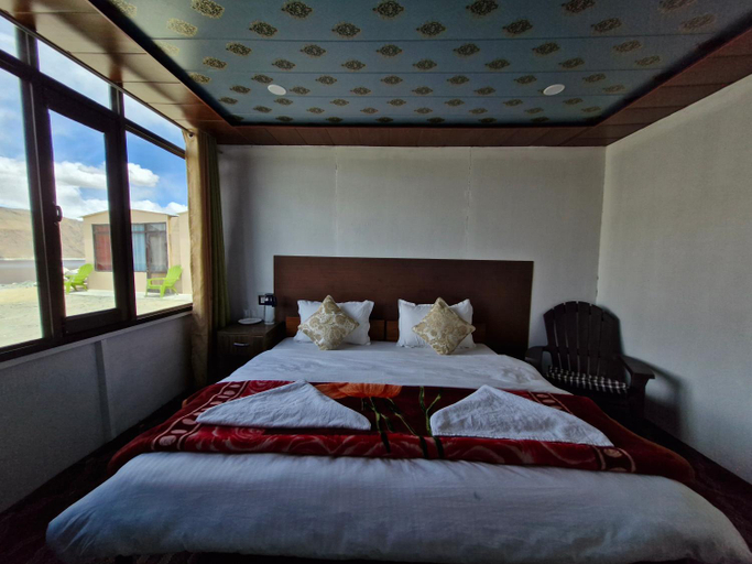 Bedroom 2, pangong rainbow cottage, Leh